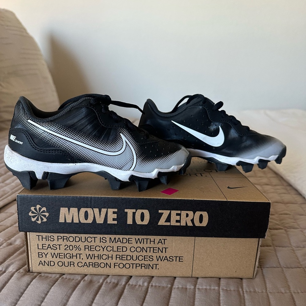 Boys’ Alpha Hurache 4 Baseball Cleats